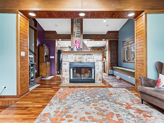 4th image of 1803 E Basswood Ln