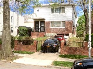 110-09 34th Ave, Flushing, NY 11368