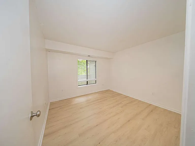 2218 Hunters Run Dr — Photo 16