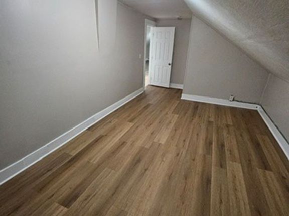 5th image of 29 Tracy Ave
