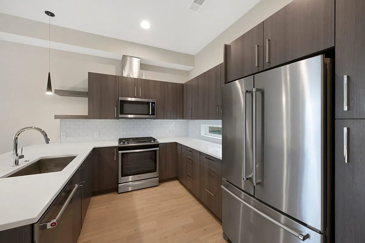 3 bed, 1636 sqft, $3,000 — Photo 4