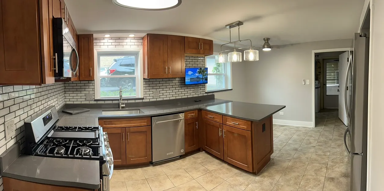 3 bed, 1400 sqft, $2,450 — Photo 1