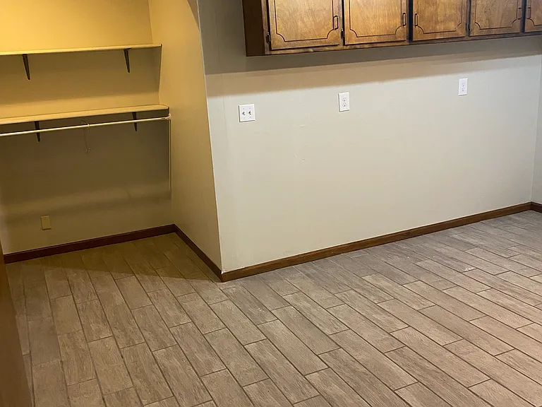 1501 Medinah Rd — Photo 17