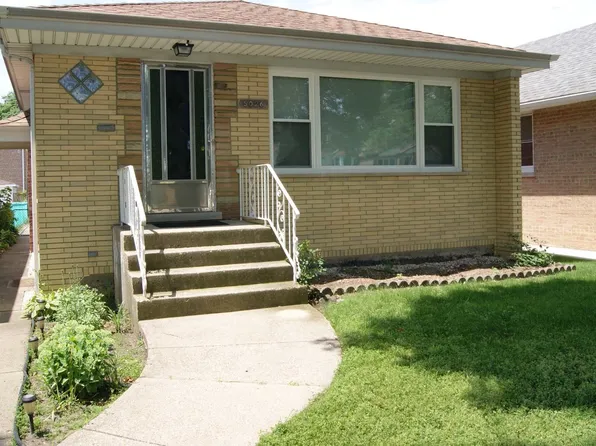 5026 N Sayre Ave, Chicago, IL 60656
