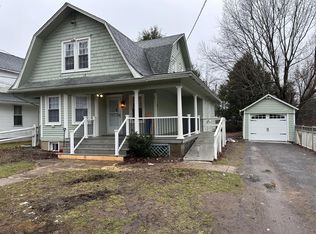 135 Firehouse Rd, Pocono Pines, PA 18350