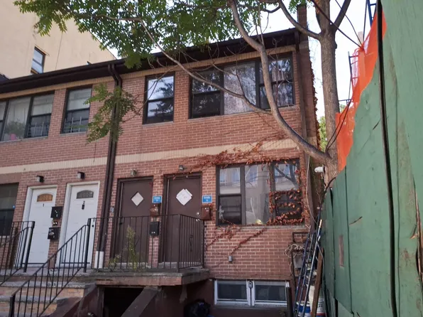 440 Blake Avenue image 2 of 7