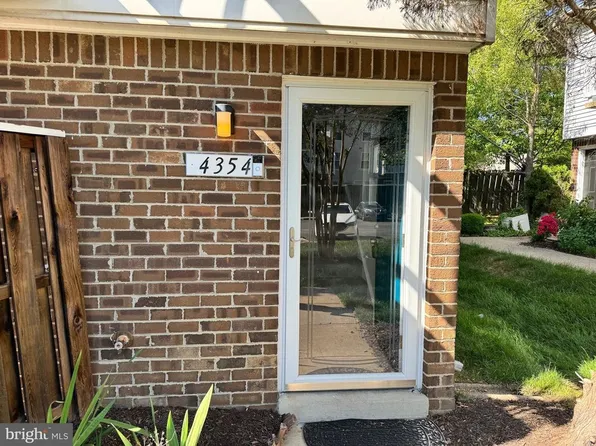 4354 Pembrook Village Dr, Alexandria, VA 22309