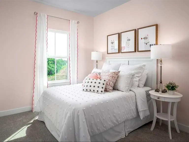 4 Friendship Ct — Photo 15
