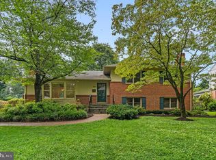 5606 Knollwood Rd, Bethesda, MD 20816