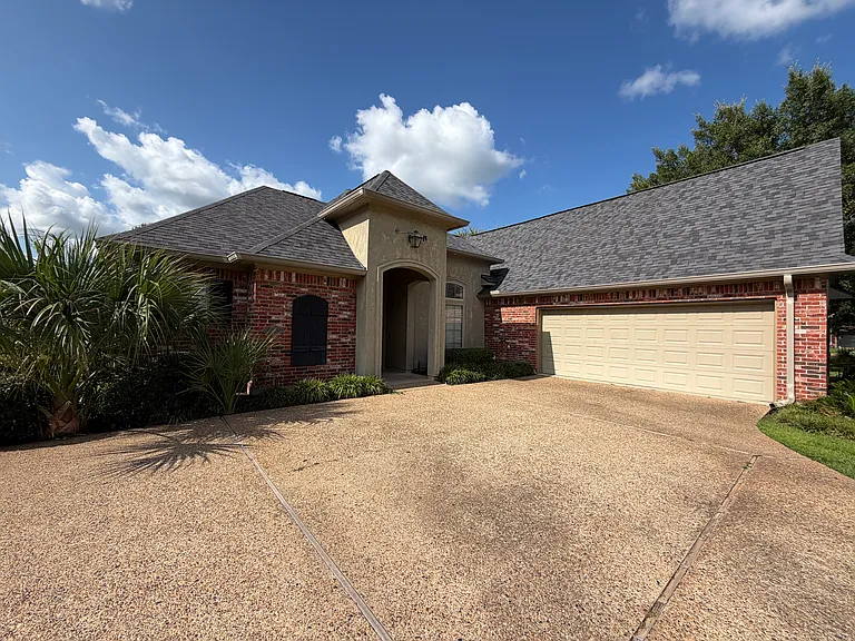 136 Captain Hm Shreve Blvd — Photo 3