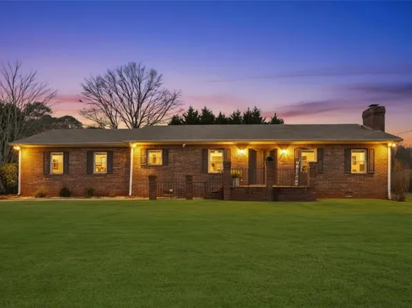 727 William St, Dacula, GA 30019