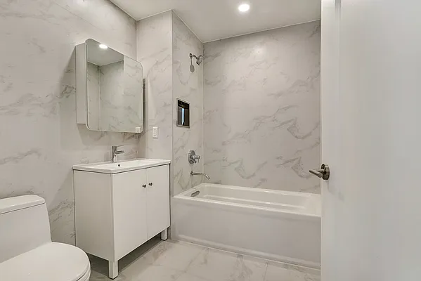 Rented by Bond New York | media 28