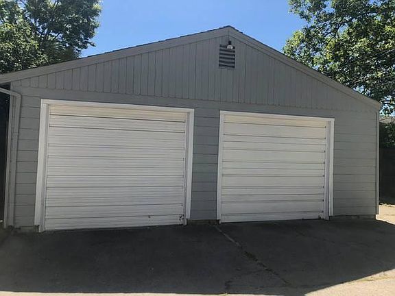 2nd image of 1558 35th St
