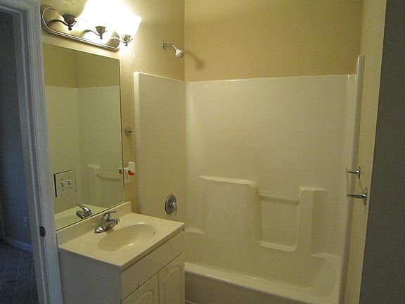 4th image of 457 Ponderosa Pines Dr #1