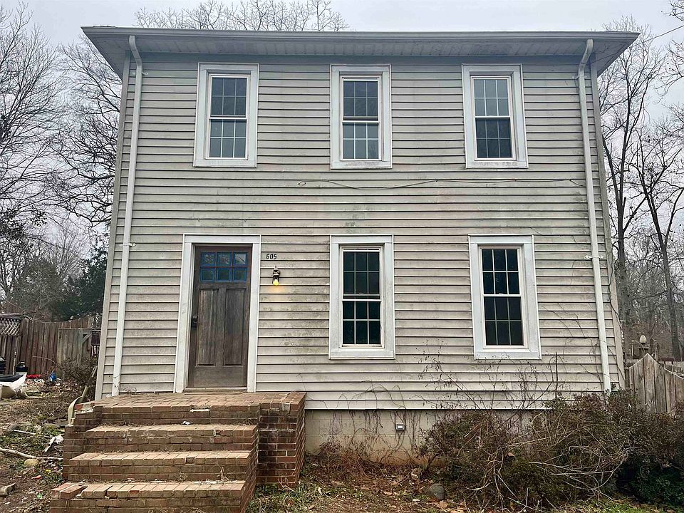 1st image of 605 W Baker St