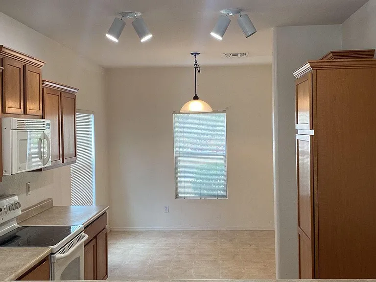 5257 W Shumway Farm Rd — Photo 12