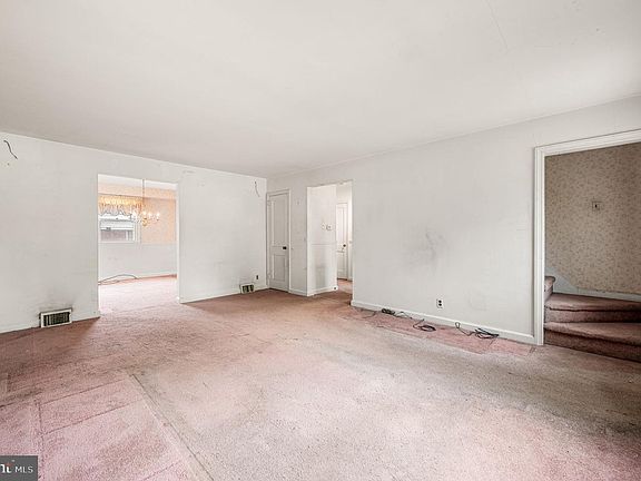 4th image of 503 Michell St