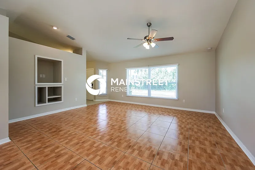 4715 4TH ST W — Photo 2