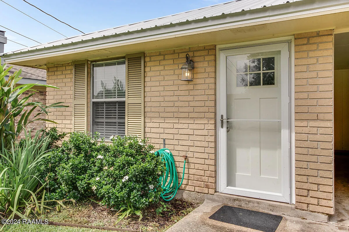 3 bed, 1300 sqft, $1,625 — Photo 3