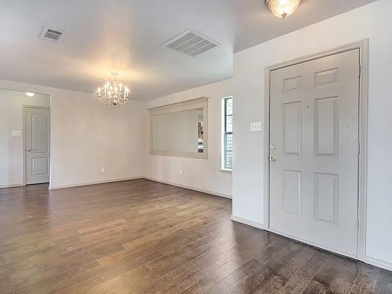 3708 Ocean Dr — Photo 4