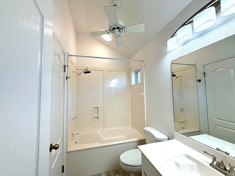 1913 Baywood Dr — Photo 21