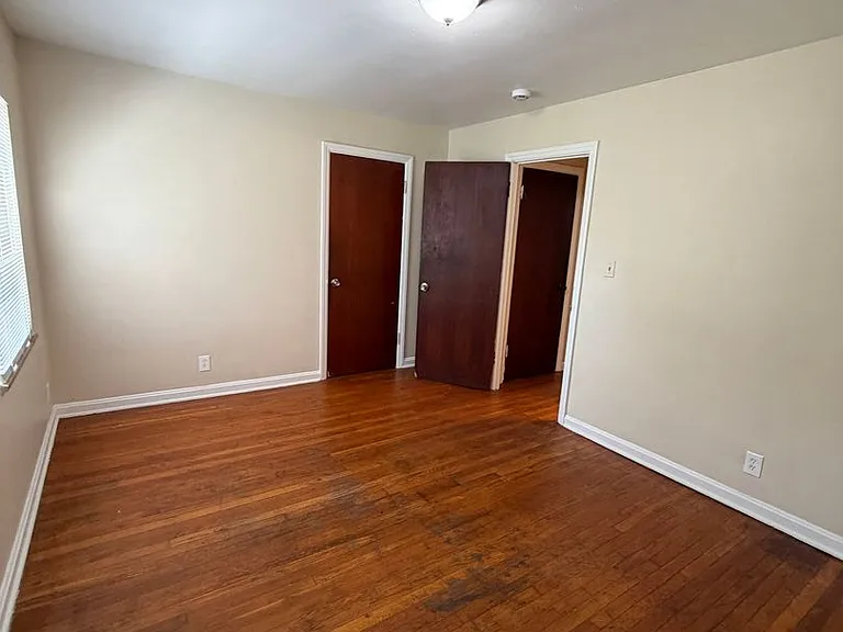 5016 Newfield Ave — Photo 7