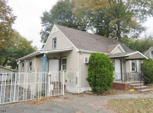 16 Salem Rd, Paterson, NJ 07502