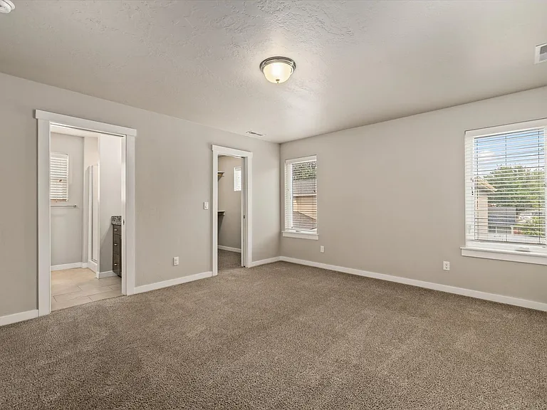 352 E Idaho St — Photo 20