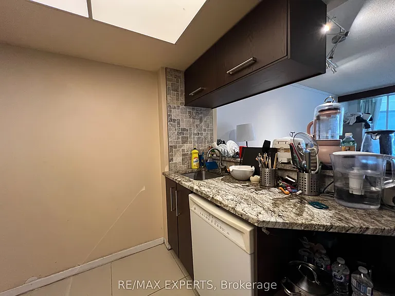 1001 Bay St #2218 — Photo 4