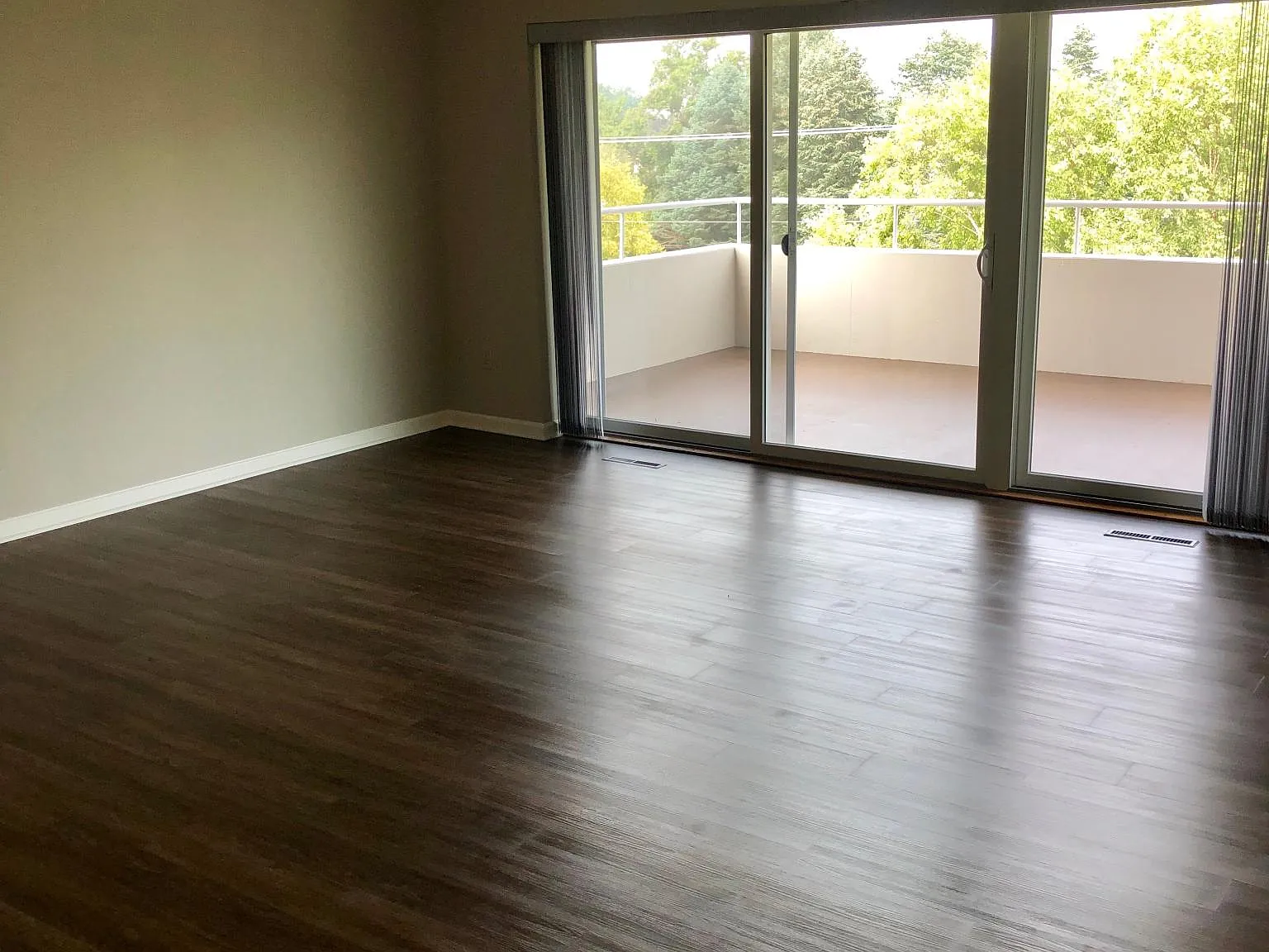 1500 Lincoln Tower Cir — Photo 1