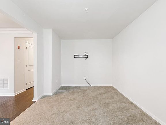 5th image of 101 Dallett Ln