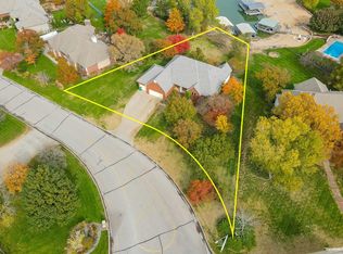 2634 N North Shore Cir, Wichita, KS 67205