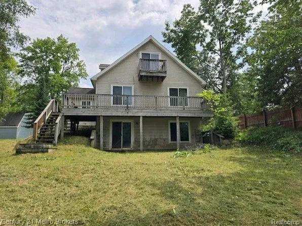 1621 Loebrich Dr, Gladwin, MI 48624