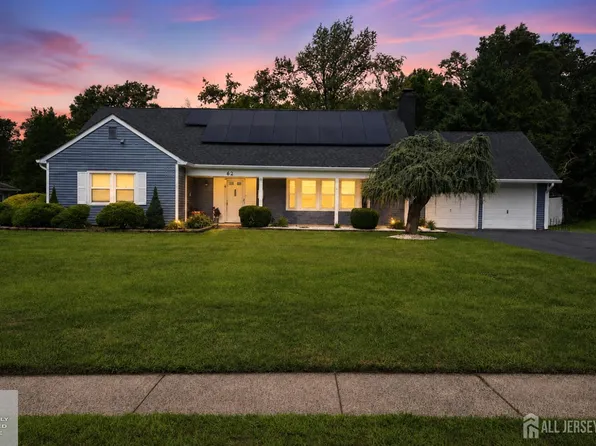 62 Macafee Rd, Somerset, NJ 08873