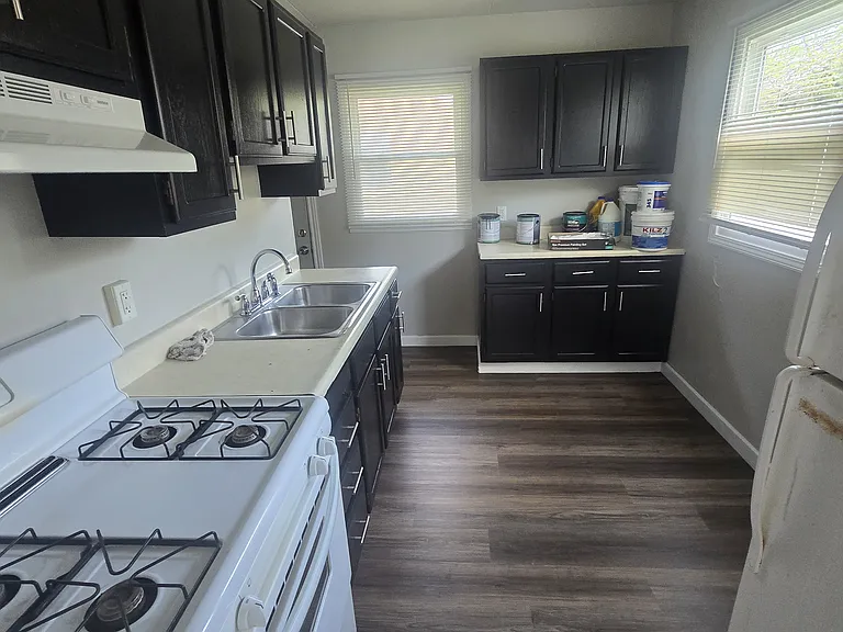 203 Crystal Lake Dr — Photo 6