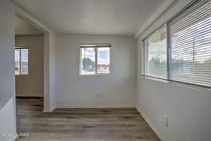 1033 S Fremont Ave — Photo 10