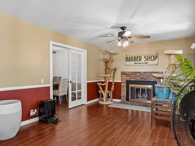 43435 Illinois Ave — Photo 14