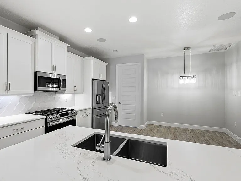 8134 Loren Cove Dr — Photo 19