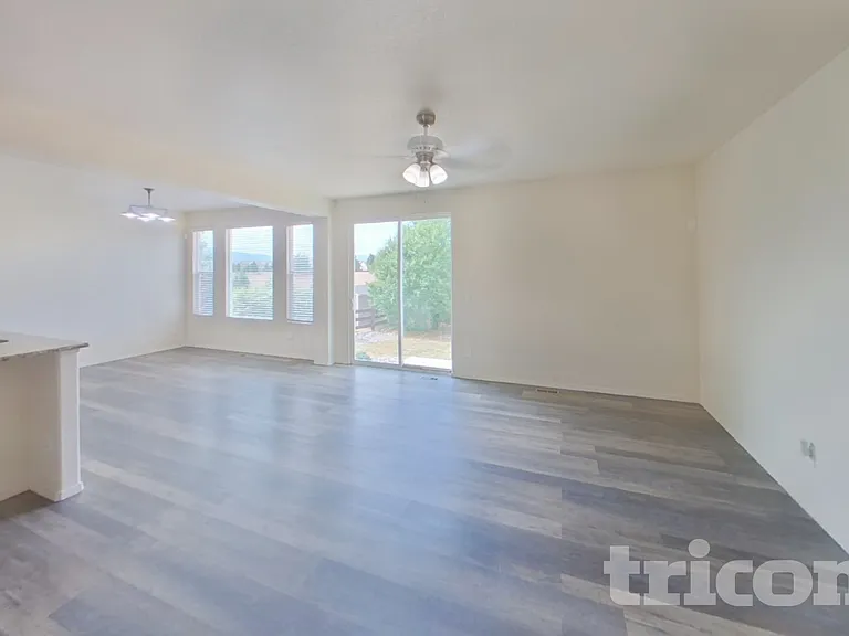 5425 Barnstormers Ave — Photo 2