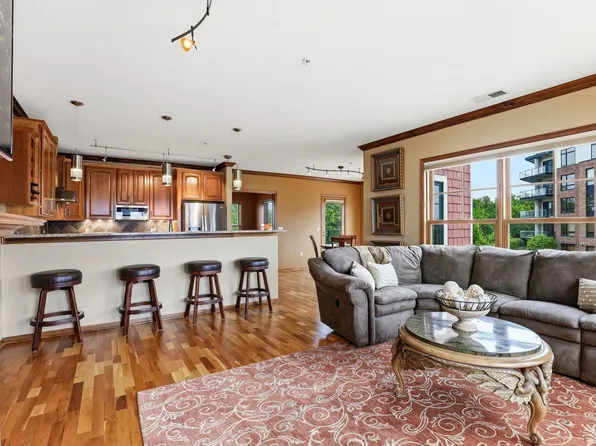 4100 Spring St APT 201, Spring Park, MN 55384