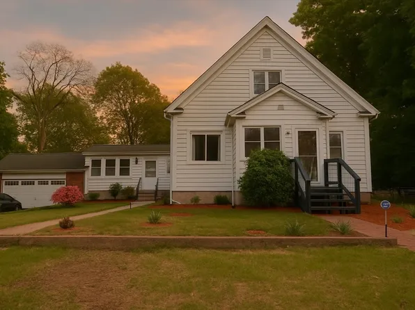 17 Lockwood Ave, Attleboro, MA 02703