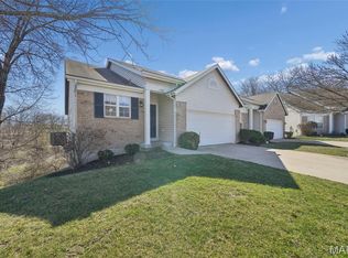 1396 Parkview Estates Dr, Ballwin, MO 63021