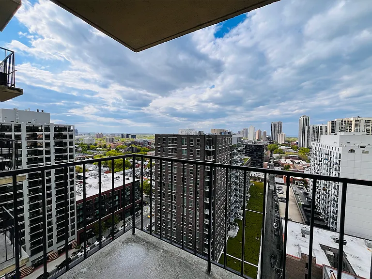 1212 N Lasalle St #1904 — Photo 7