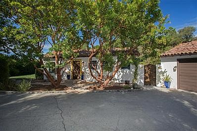 3rd image of 421 Mountain Dr