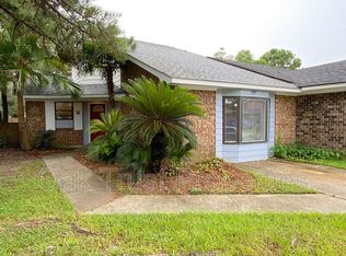 7765 McKnight St, North Charleston, SC 29418