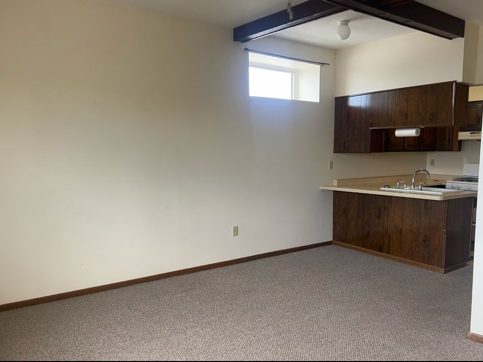1st image of 511 1/2 1st St #511