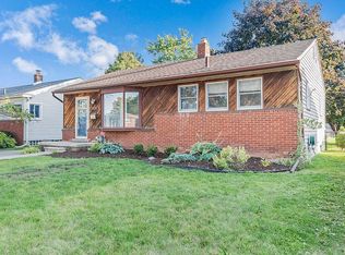 21924 Kramer St, Saint Clair Shores, MI 48080
