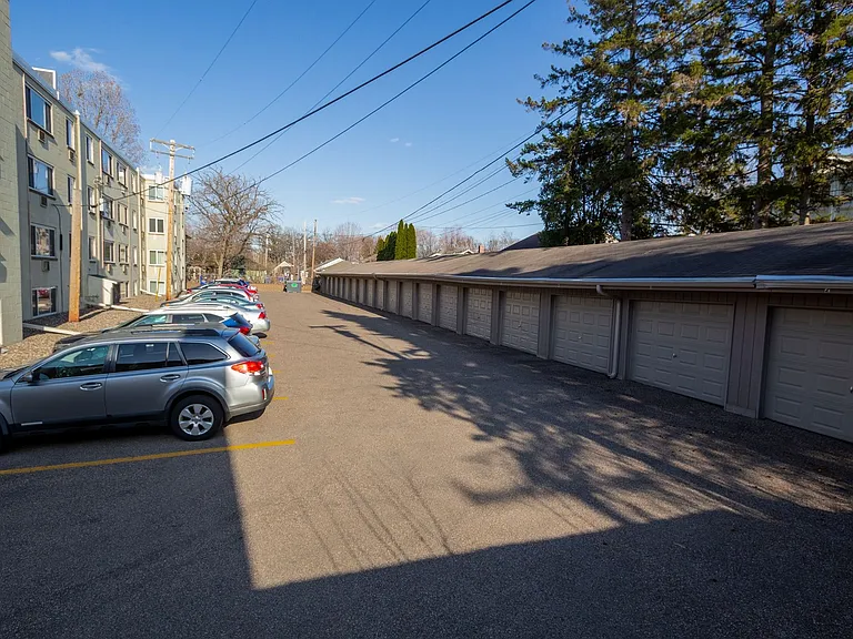 1776 St. Clair Ave — Photo 18