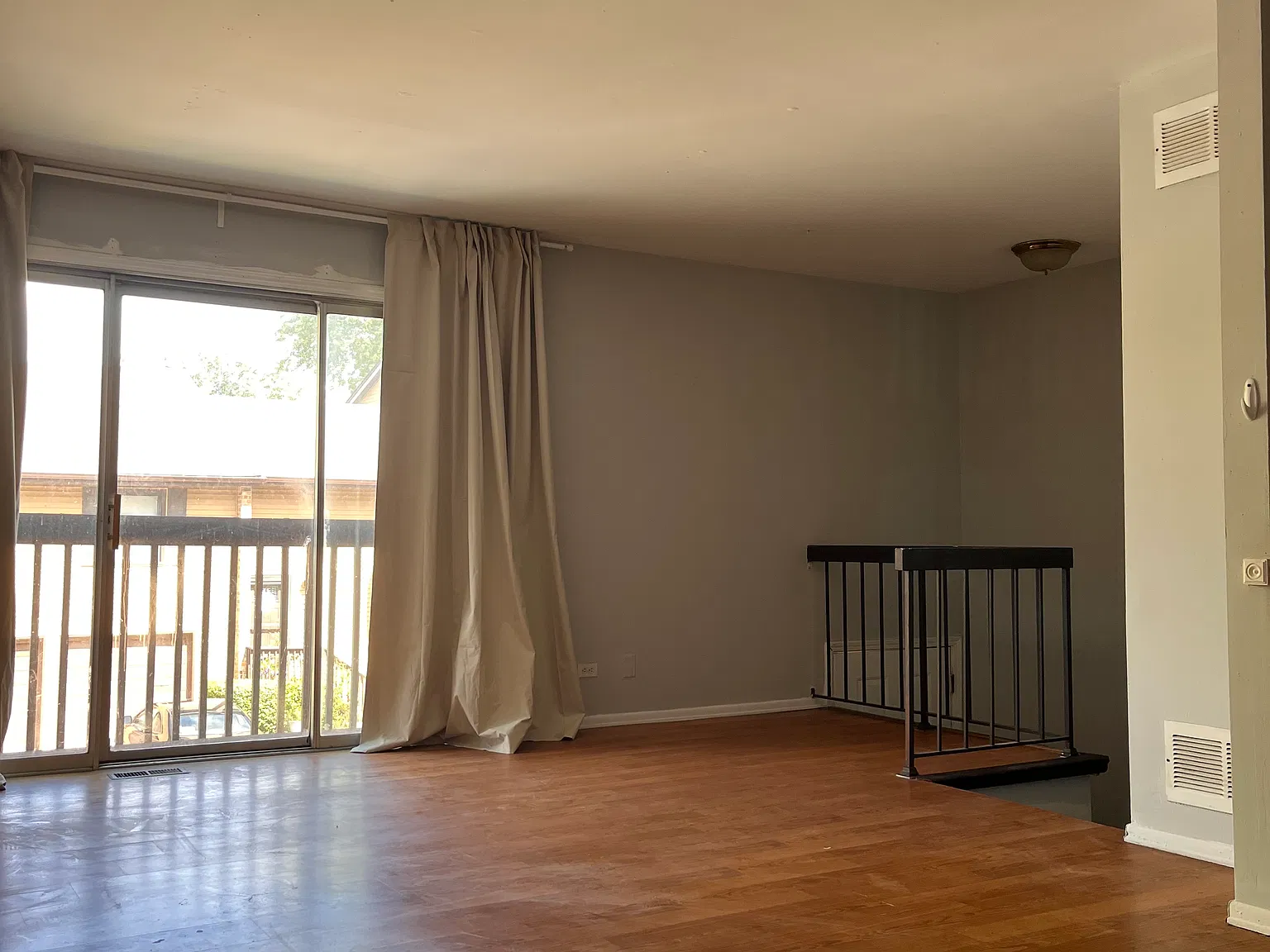337 Ottawa Dr — Photo 3