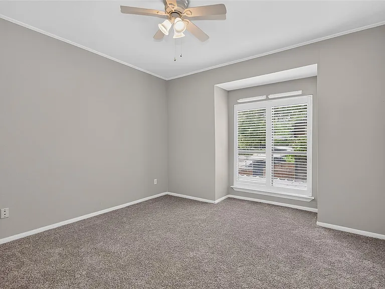 11711 Memorial Dr #11 — Photo 19